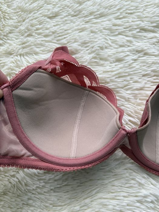 Бюстгальтер 80D  мереживний Lascana