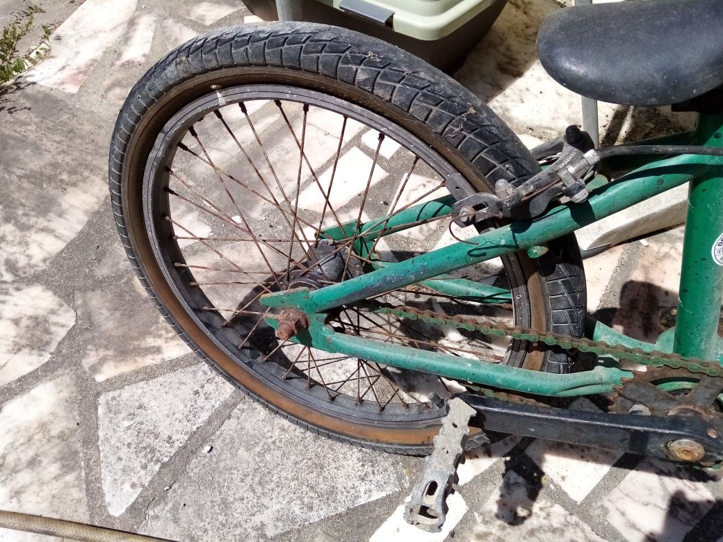 Bmx quadro e restantes peças Possibilidade de entrega