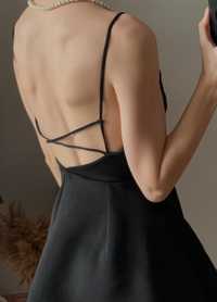 Нова чорна сукня з відкритою спиною