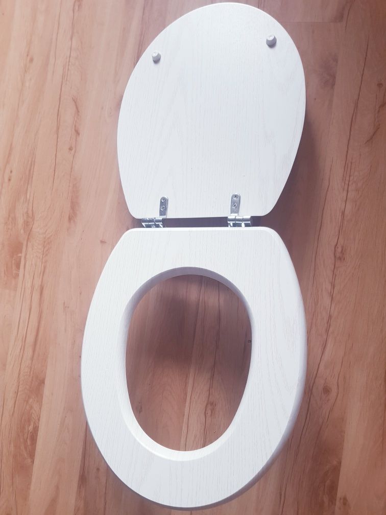 Drewniana deska sedesowa WC
