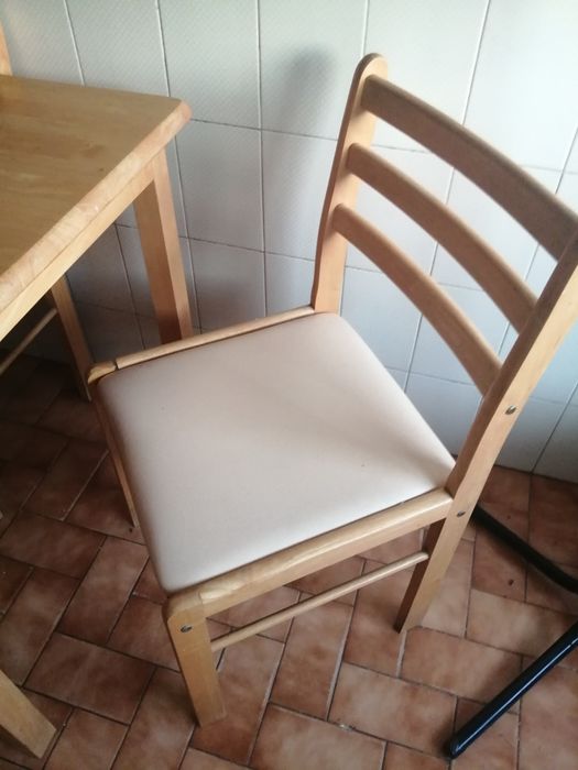 Mesa cozinha +3 cadeiras