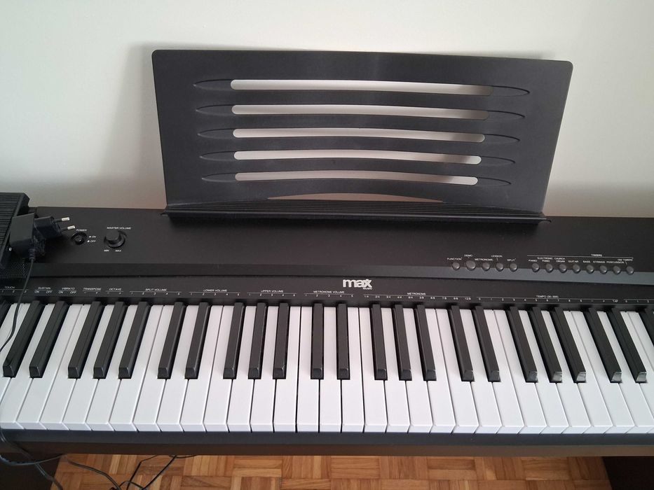 Pianino cyfrowe ze statywem