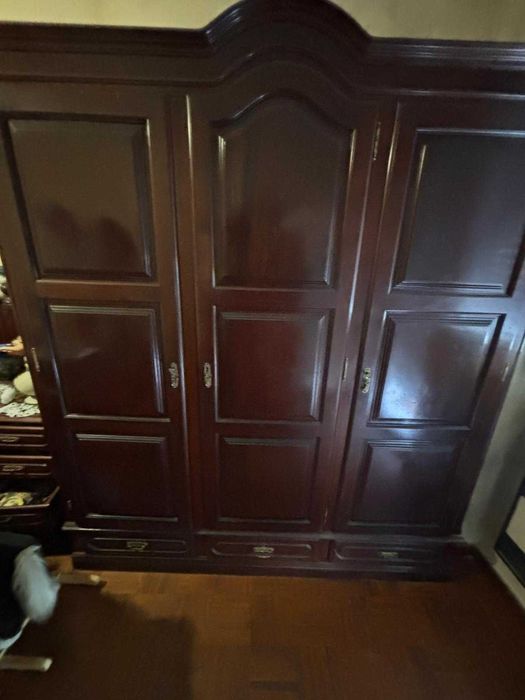 Guarda vestido com gavetas