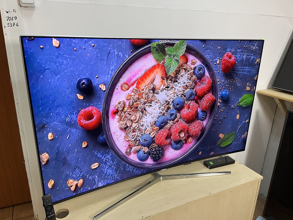Samsung 55 Преміум 120Hz Квантова матриця вигнутий екран Звук 60Вт