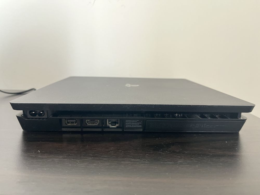 Playstation 4 slim 1tb