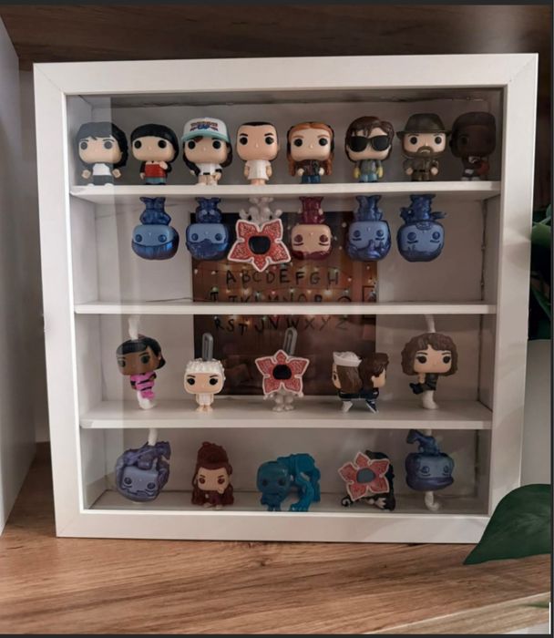 Рамка для колекції фігурок Kinder Joy Stranger Things