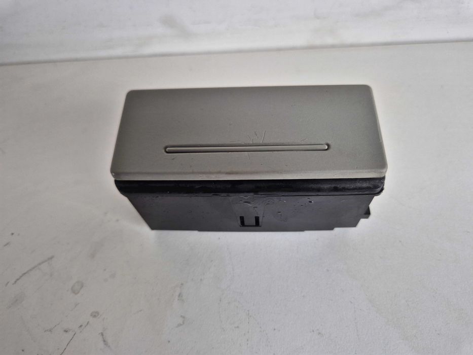 audi a6 c6 c5 popielniczka drzwi tylna prawa prawy tył jasna