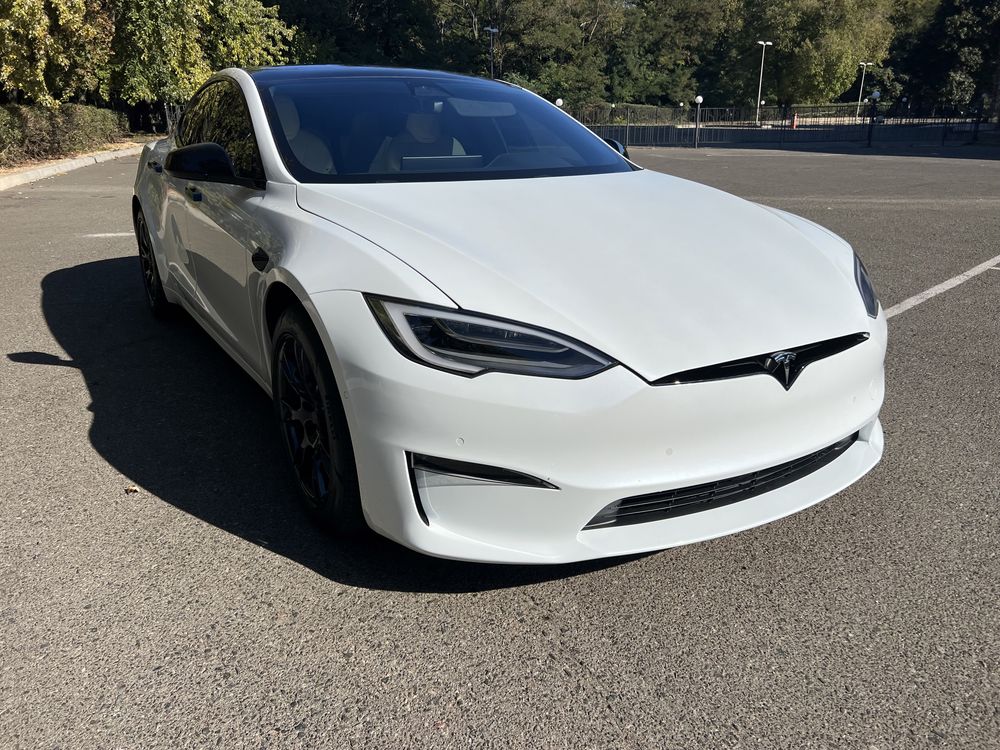 Tesla model S plaid