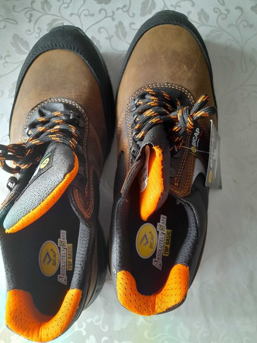 Sprzesam buty robocze