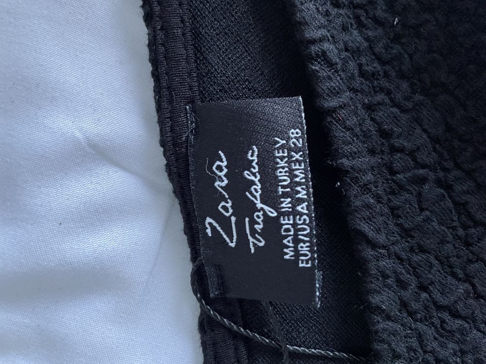 Rozkloszowana sukienka mini Zara