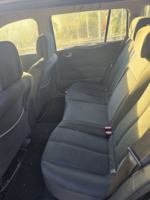 Vendo Megane 2005 em bom estado e á andar bem