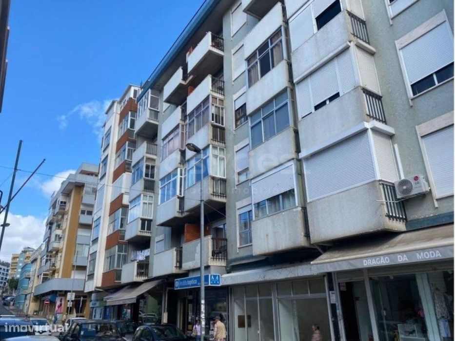 Apartamento T4 situado na Cova da Piedade