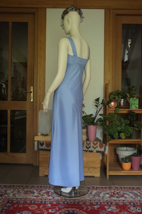 błękitna elegancka długa sukienka gorsetowa suknia wizytowa maksi