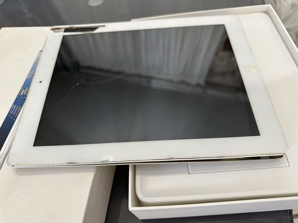 Планшет Apple iPad 4 Wi-Fi 4G 16G White MD525TU/A.