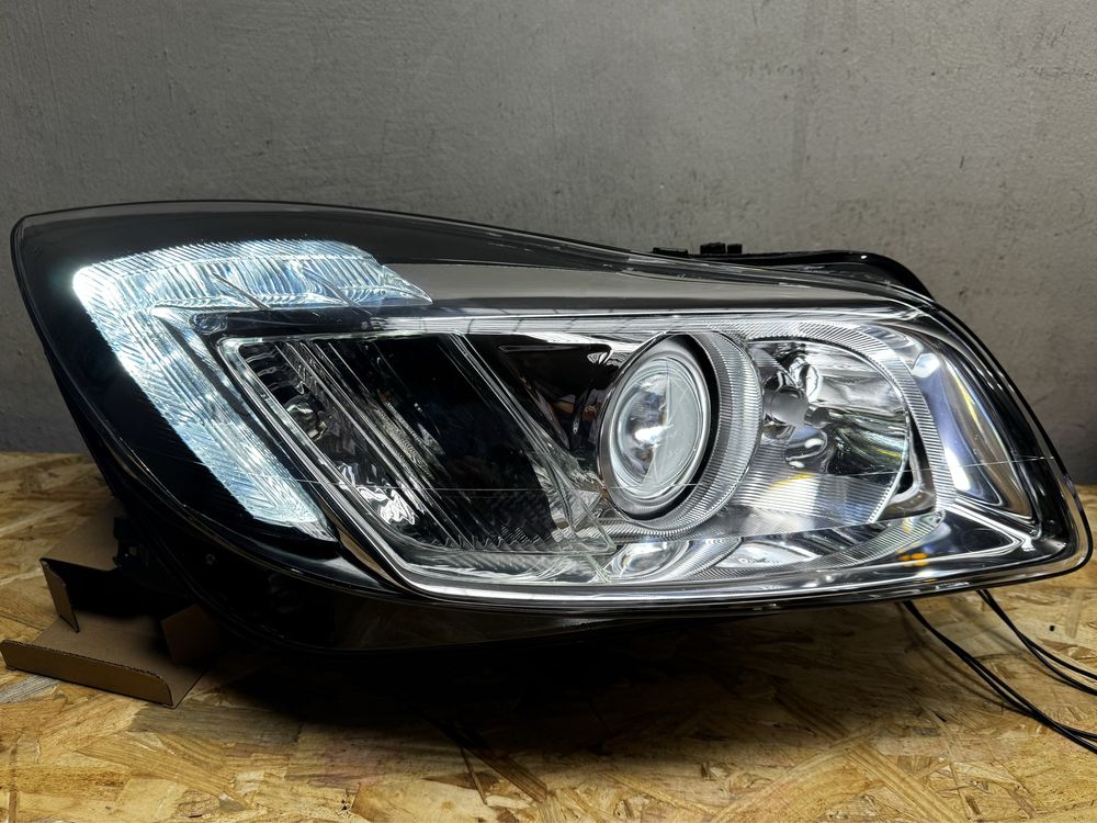Opel Insignia A bi xenon skretny LED Prawa lampa Prawy Reflektor