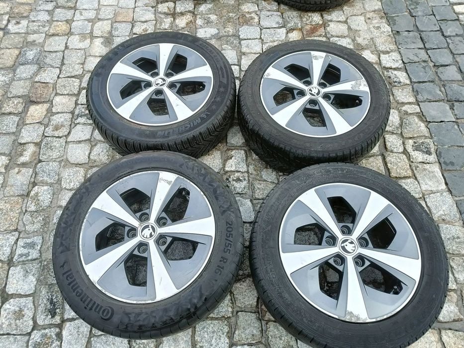 Felgi Aluminiowe 16 Skoda Octavia 3 5x112 ET46 5E0601025AP Koła VW Seat Audi