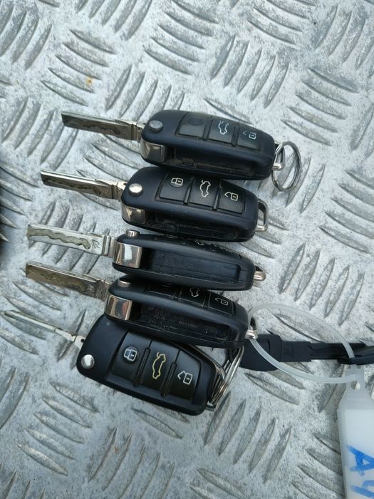 Audi A4 B7 A3 8P kluczyk stacyjka klamka kluczyki części
