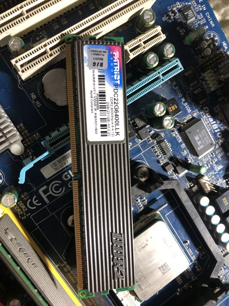 Plyta glowna Gigabyte ga-M61PME-S2P plus 4gb ram ddr2 Athlon II X2 255
