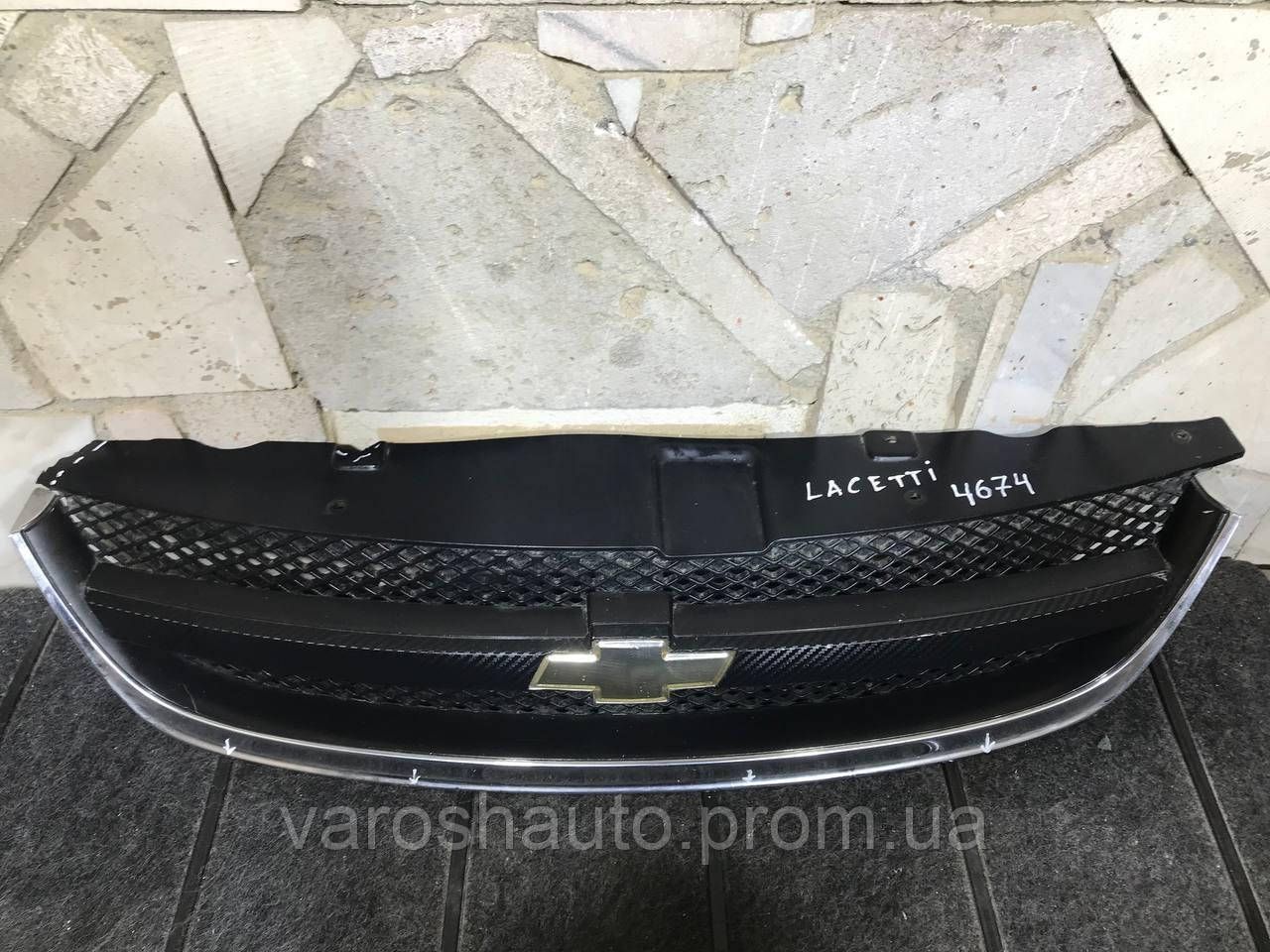 Решітка радіатора Chevrolet Lacetti Daewoo Nubira 96547250 4674