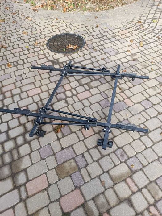 Багажник универсальный на крышу автомобиля для перевозки велосипедов