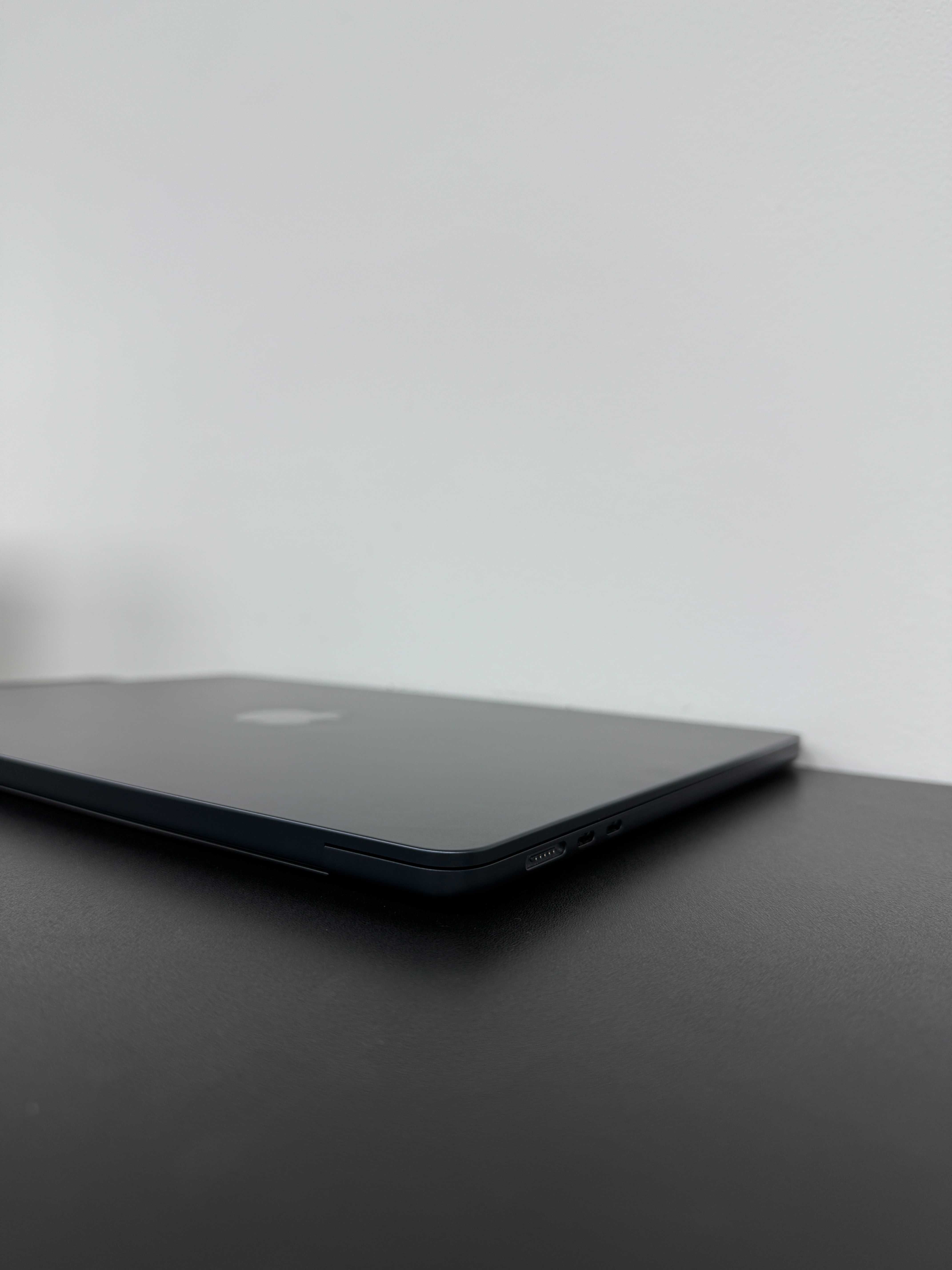 Macbook Air 15 2024 ( М3/ 16gb/ 256 ssd) Офіційна гарантія . 16095SV