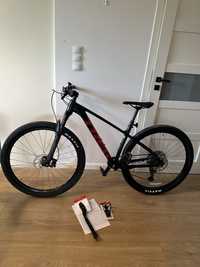 Trek X-Caliber 9 Black Satin - rozmiar ramy -M