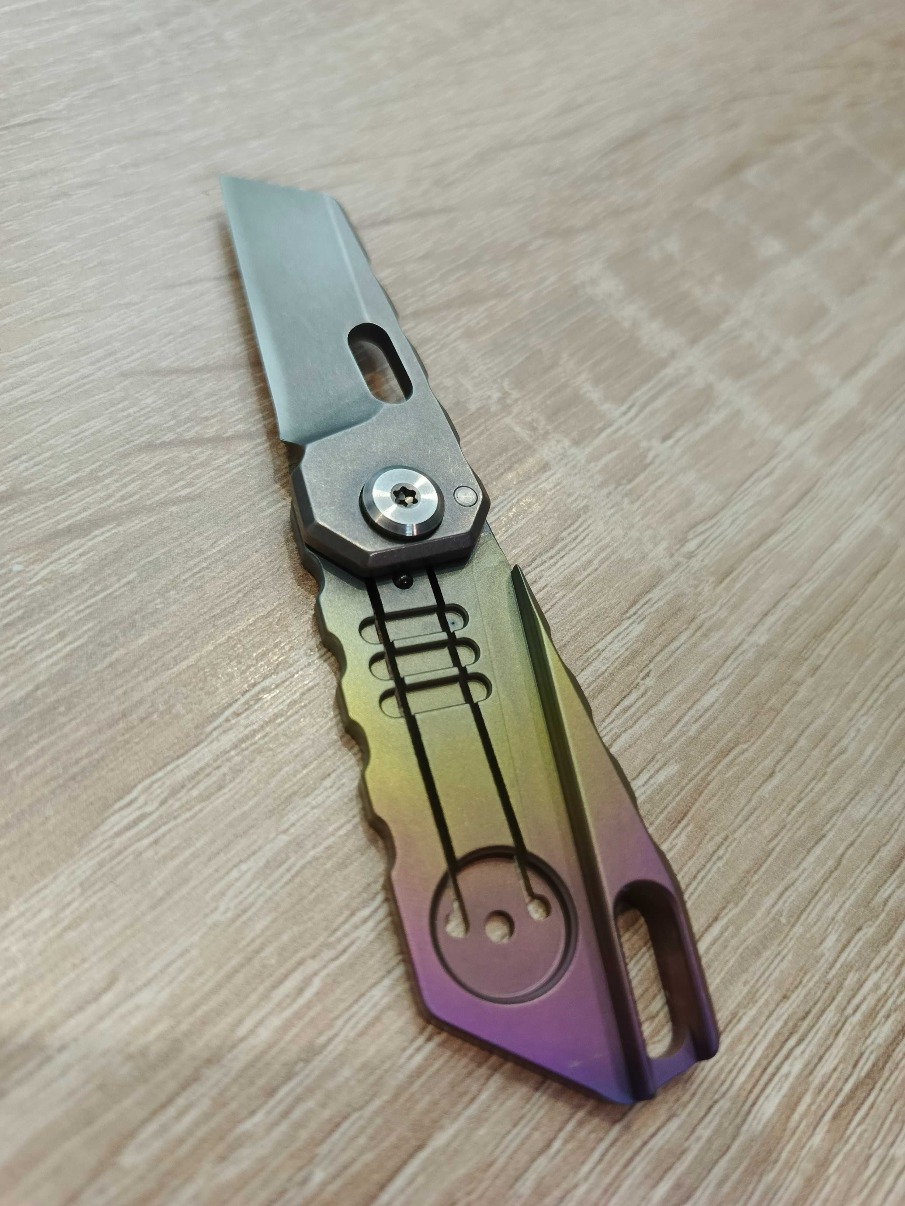 Nóż z tytanu folder EDC