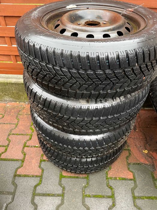 OPONY Zimowe Firmy Dunlop 195/65 R15 stan bdb 8mm 4szt