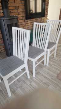 Białe skandynawskie krzesła Ikea w bardzo dobrym stanie.