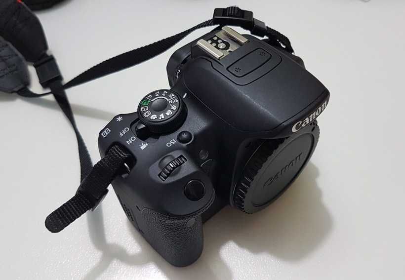 Set Canon EOS 700D 18-135mm