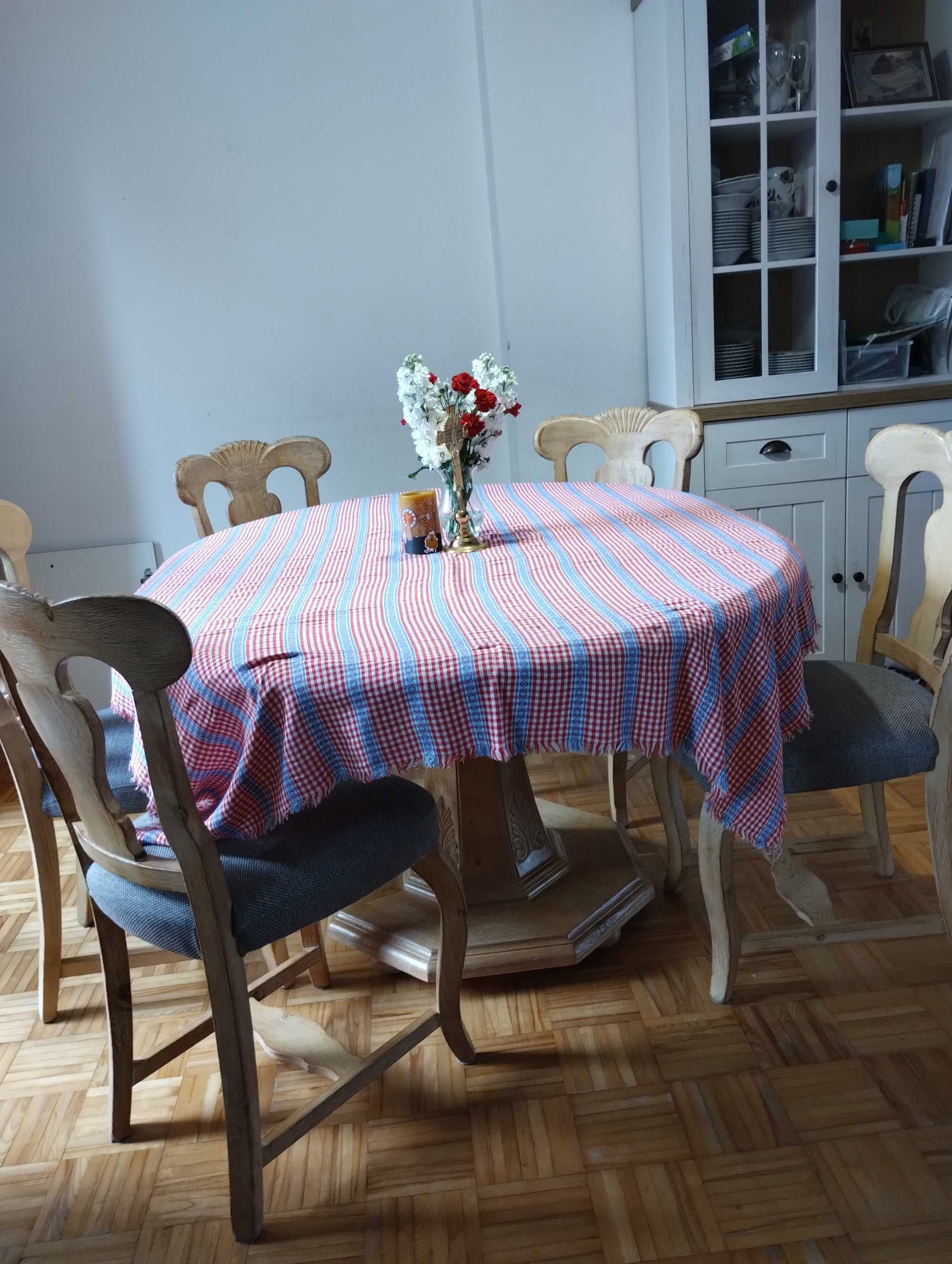 Zestaw okrągły stół z 5 krzeslami