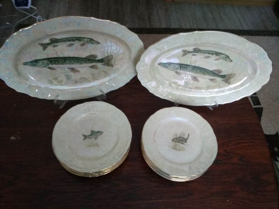 Продам набор фарфоровых тарелок  для рыбных блюд