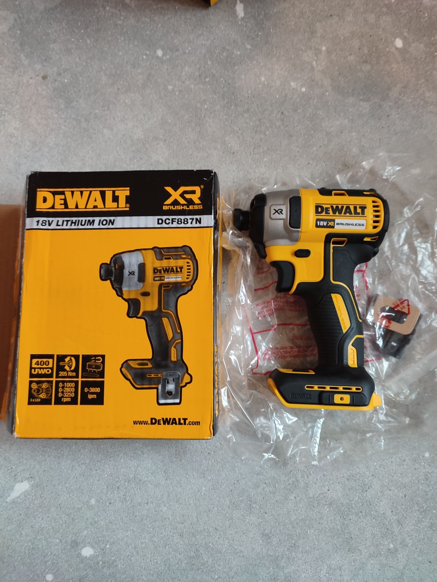 DeWalt DCF 887 N
