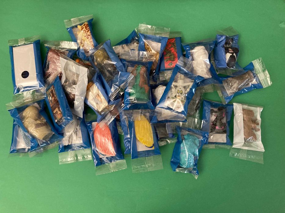 Lote 33 Brindes da Nestlé Shrek Idade do Gelo Batman Todos diferentes