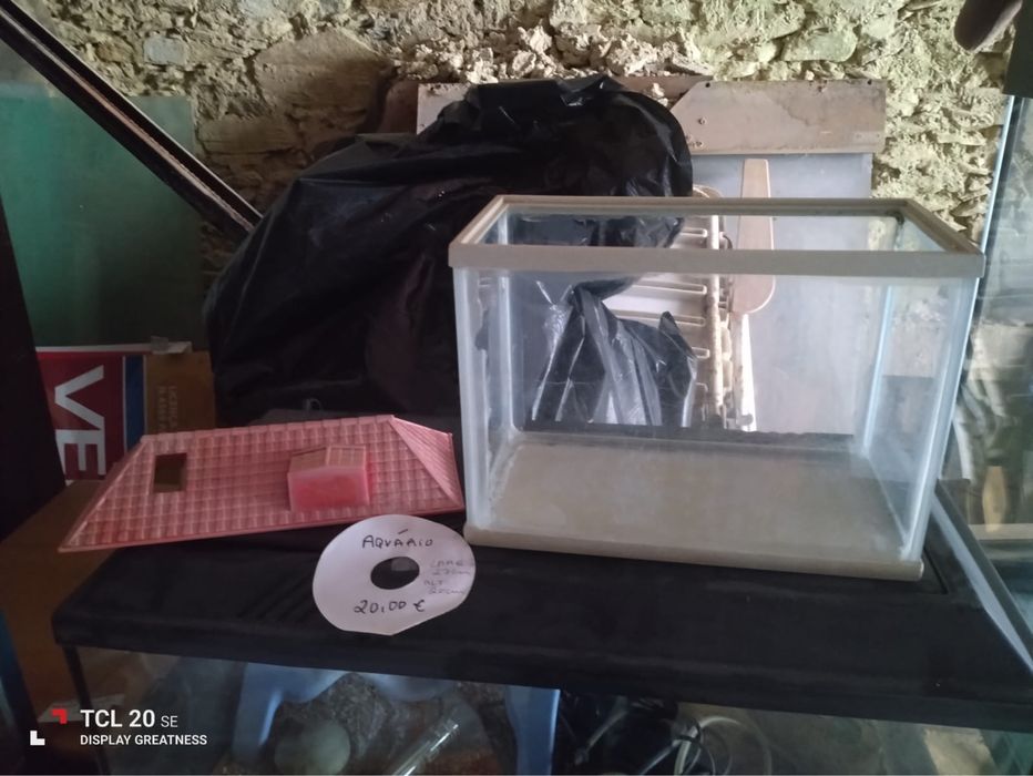 Pequeno aquário para peixes