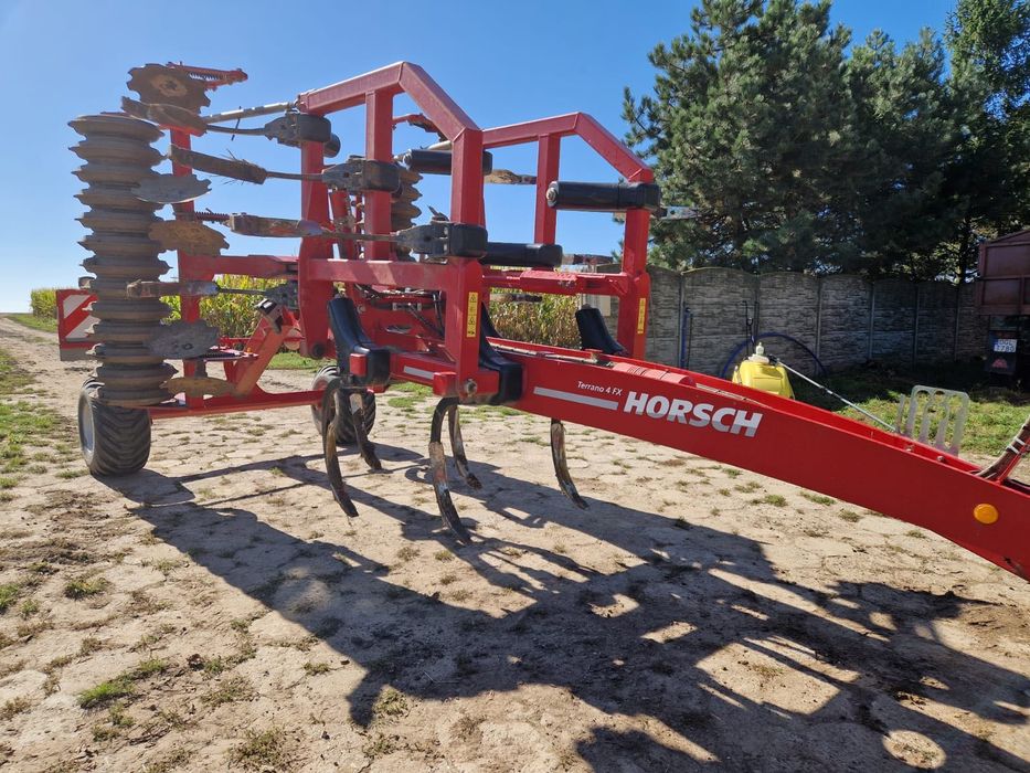 Kultywator ścierniskowy HORSCH Terrano 4 FX