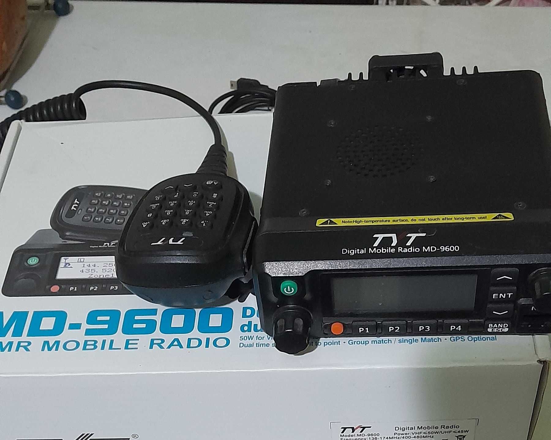 Аналого- цифрова радіостанція TYT MD9600.