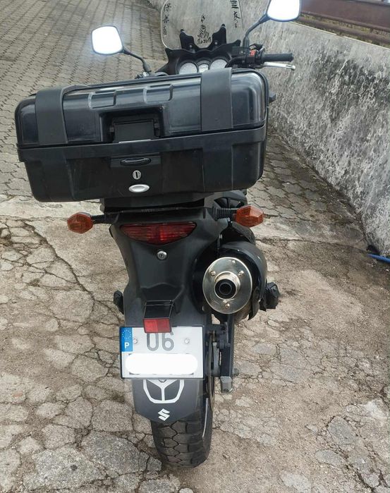 Suzuki V Strom DL 650 top case givi