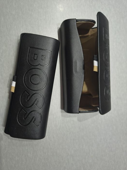BOSS etui na okulary
