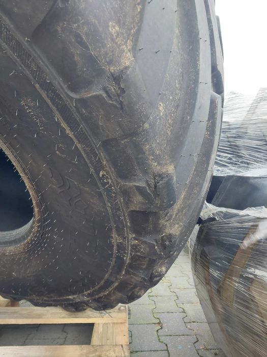 Opona 750/60 R 30,5 Alliance 885