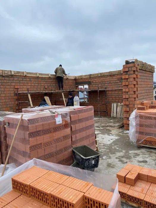 Будівництво будинків та містечок, складів • Комплекс будівельних робіт