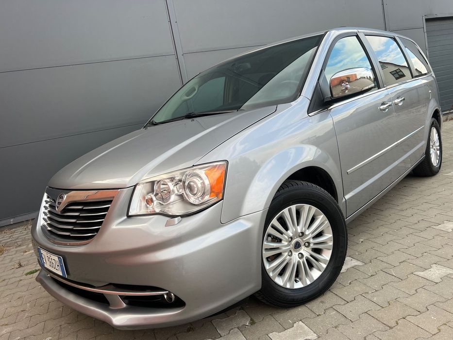 Lancia Voyager * Diesel * Automat * Stow'n'Go * Full Opcja * Po opłatach * Stan BDB *