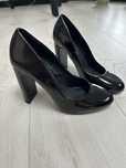 Buty na obcasie hm