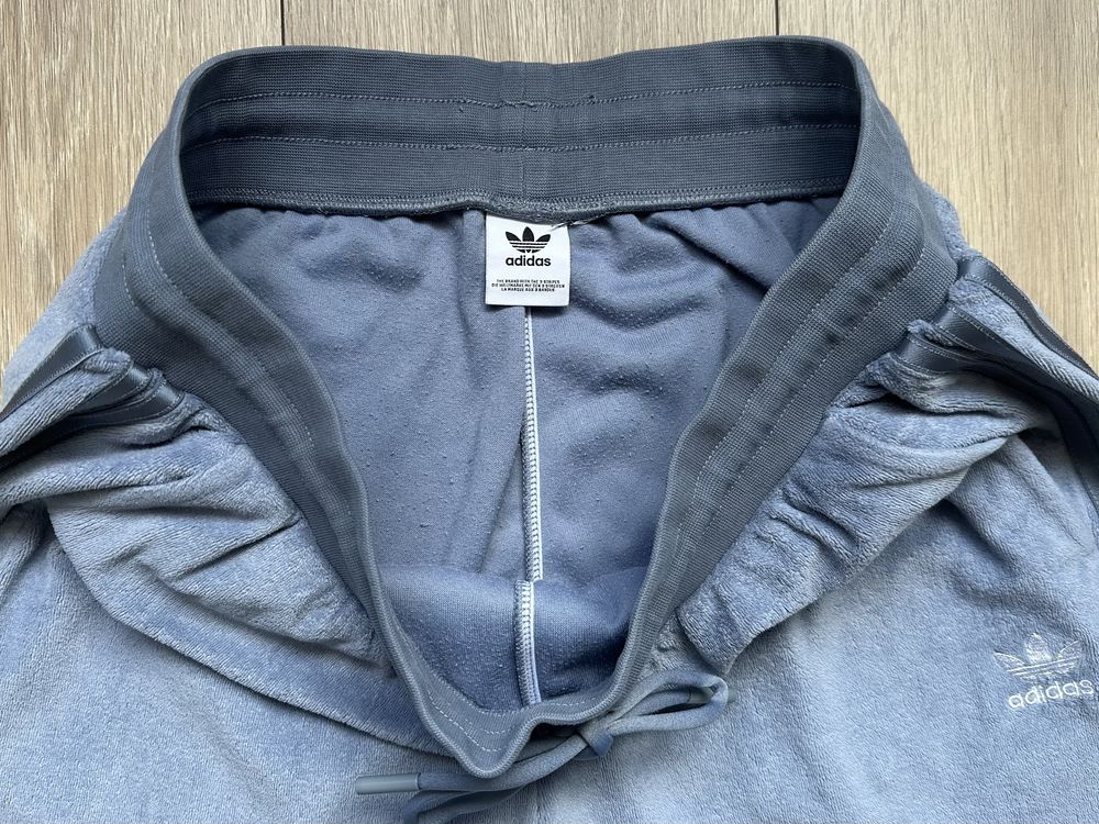 Велюрові спортивні штани adidas originals