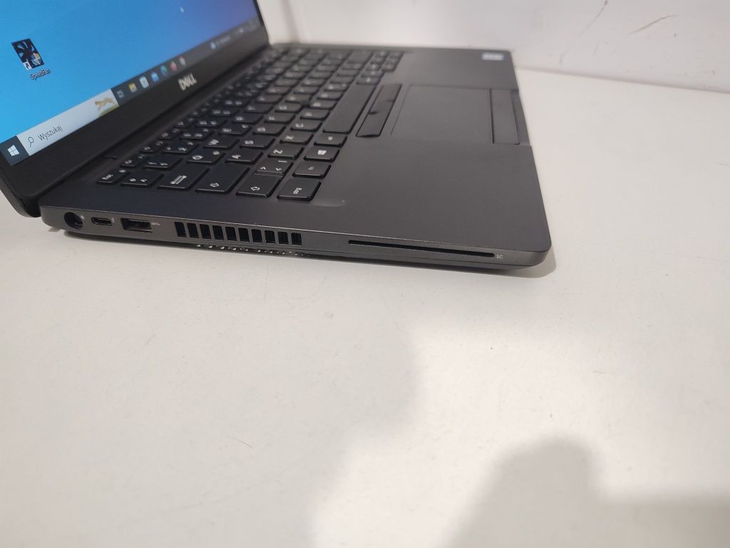 Dell latitude 5401 stan bardzo dobry.