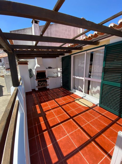 T2 Odeceixe, no centro, totalmente mobilado e cozinha equipada