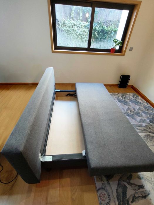 Sofá-Cama 3 Lugares Cinza com Almofadas