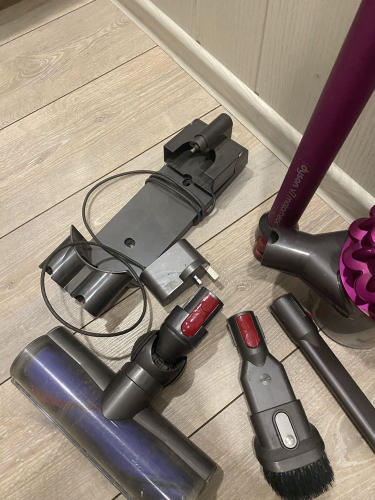 Dyson v7 не працює мотор