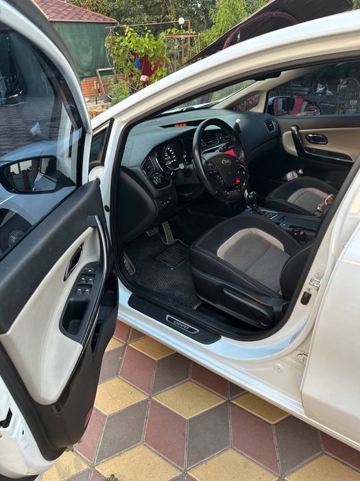 Продам Kia Ceed 2015