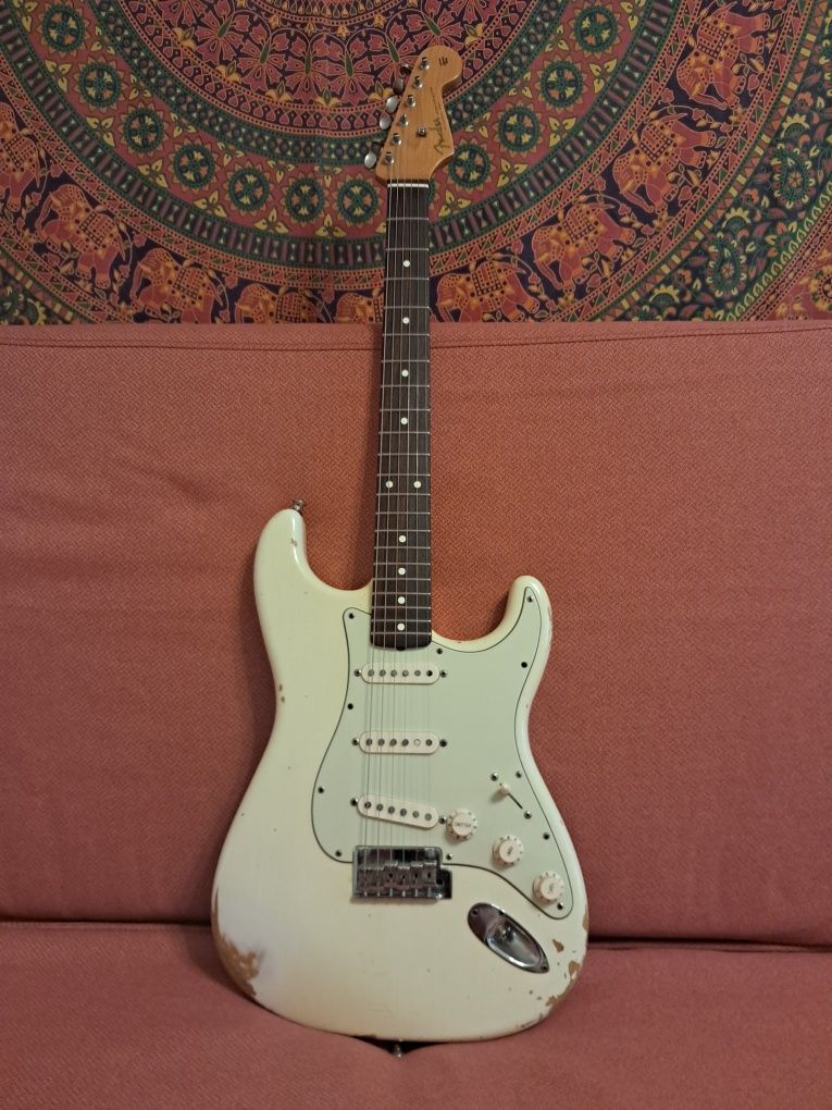 Fender Classic Player 60s Stratocaster nitro refinish relic